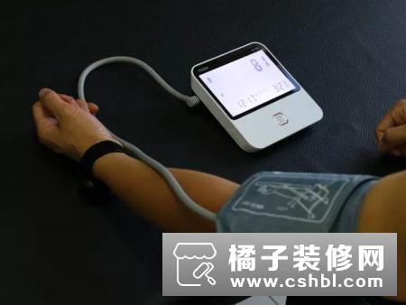 海尔臂式电子血压计体验：家庭个护一键搞定
